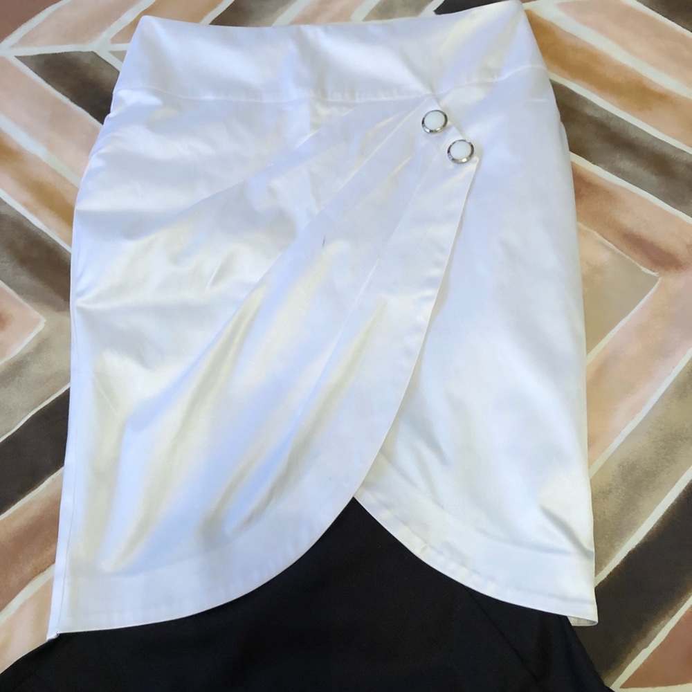 Skirt - Picture 2 of 3